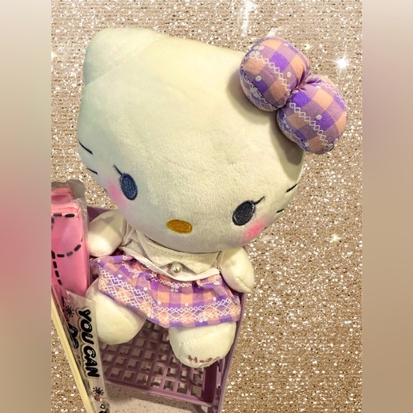 Sanrio’s Hello Kitty Big Fan Bundle - Picture 3 of 5